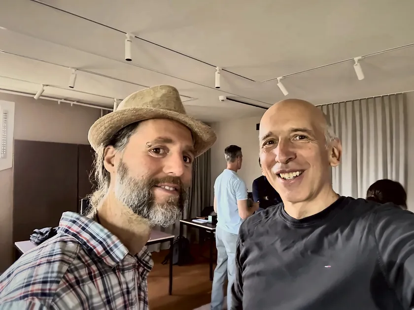 Selfie von Zeno John und Hartmut Hübner beim Kickoff